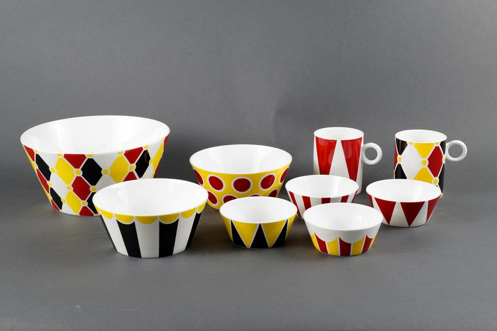 Four Alessi mugs 'Circus' + 7 Alessi bowls of various: Four Alessi mugs 'Circus' + 7 Alessi bowls of various sizes, design: Marcel Wanders