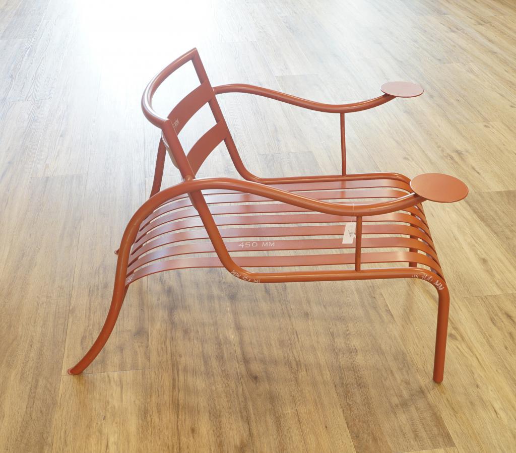 Jasper Morrison (1959), Thinking Man's Chair, lacquered steel, Ed. Cappellini, dim. 68 x 64 x 95 cm.: Jasper Morrison (1959), Thinking Man's Chair, lacquered steel, Ed. Cappellini, dim. 68 x 64 x 95 cm.