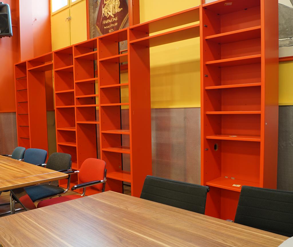 Design cabinet, coral colour, Interlubke: Design cabinet, coral colour, Interlubke