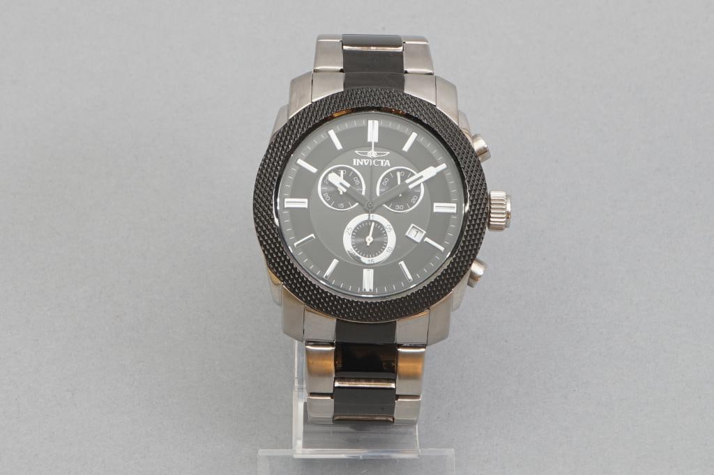 Invicta, no. 17743, steel, quartz, on steel link bracelet, extra links, diam. 46 mm, including box,: Invicta, no. 17743, steel, quartz, on steel link bracelet, extra links, diam. 46 mm, including box, battery needs to be replaced