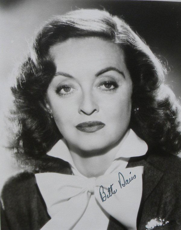 Bette Davis autographed photograph, 1950, 8 x 10: Bette Davis autographed photograph, 1950, 8 x 10, Facts: Bette Davis (1908–1989) American actress of film, television and theater. Her career in Hollywood began in 1930 with Universal Studios but it