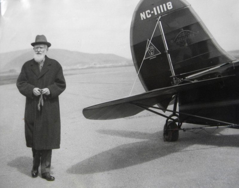 George Bernard Shaw photograph, dated April 5, 193: George Bernard Shaw photograph, dated April 5, 1933 verso, 8 X 10, Facts: (1856–1950) Irish playwright. Won the Nobel Prize in Literature in 1925 and an Oscar in 1938. He was also the co-founder of