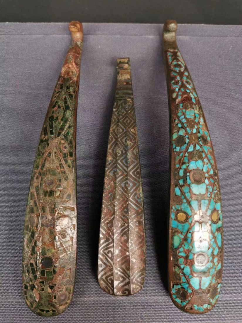 Set of 3 Chinese Bronze Belt Hooks,Han Dynasty. (1 of 4)