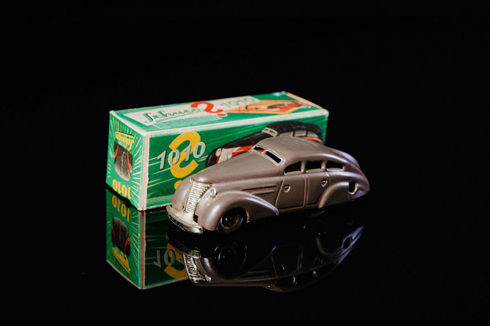 Schuco 1010 Maybach Wendelimousine (1 of 7)