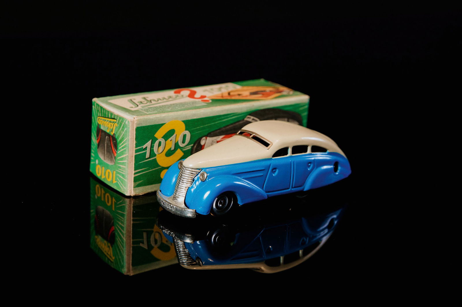 Schuco 1010 Maybach Wendelimousine (1 of 7)