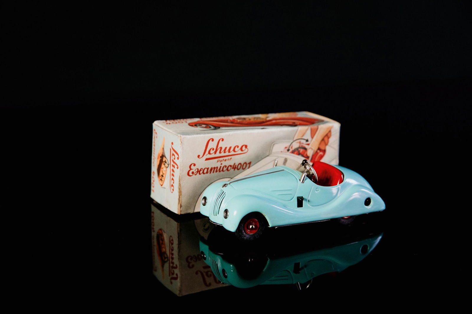 Schuco Examico 4001 Auto (1 of 7)