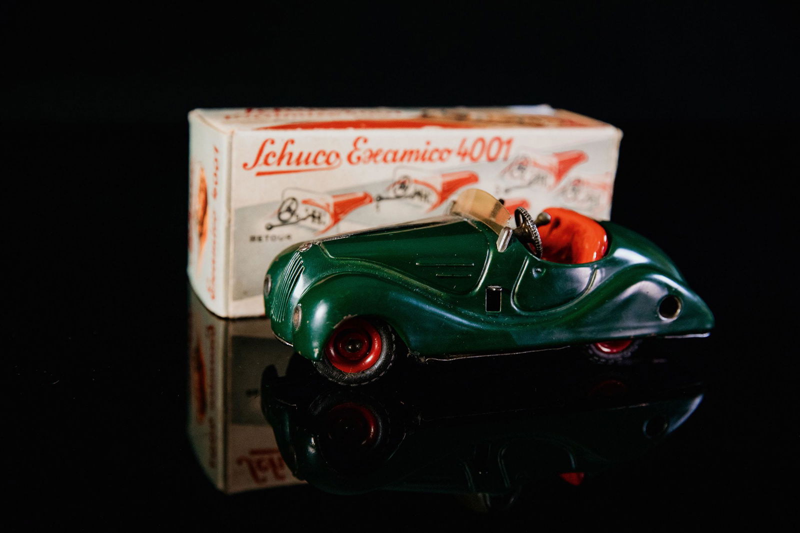 Schuco Examico 4001 Auto (1 of 6)