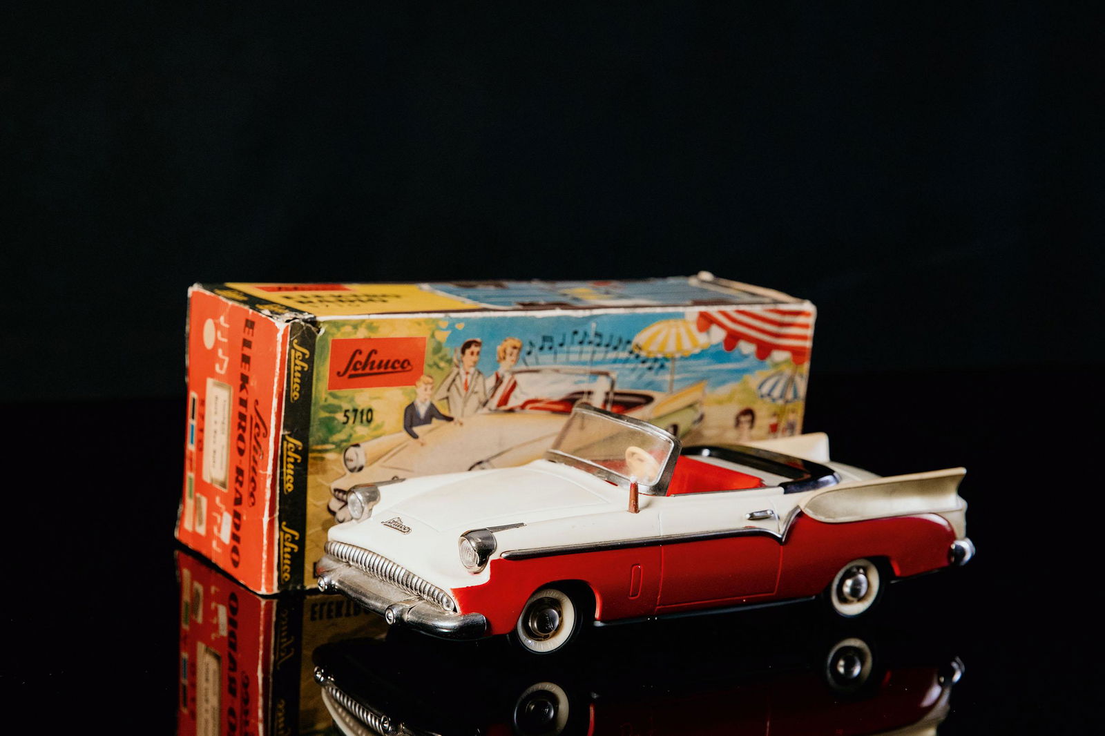 Schuco Radio Packard 5710 (1 of 3)