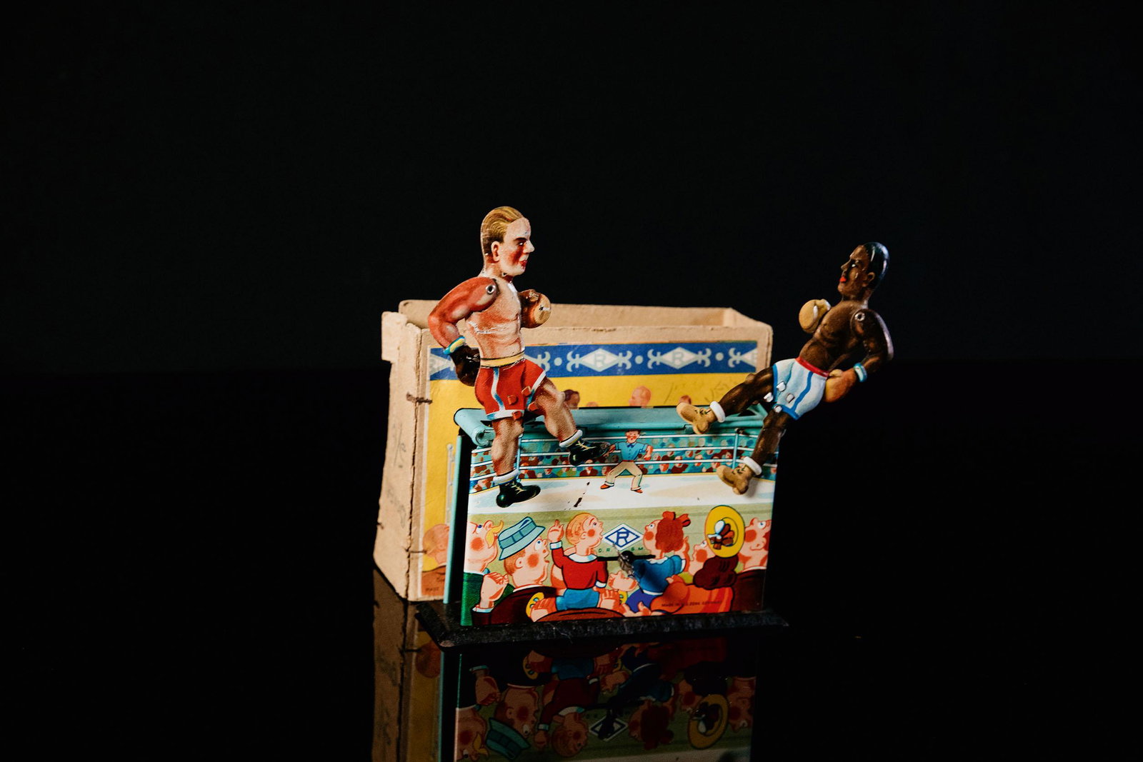 RÃ¼hl 2 Boxer: Figural tin toy, function tested, colourful, 50ies, Germany, 19 cm, good condition, box cover missingFigÃ¼rliches Blechspielzeug, Funktion geprÃ¼ft, bunt, 50er Jahre, Germany, 19 cm, guter Zustand