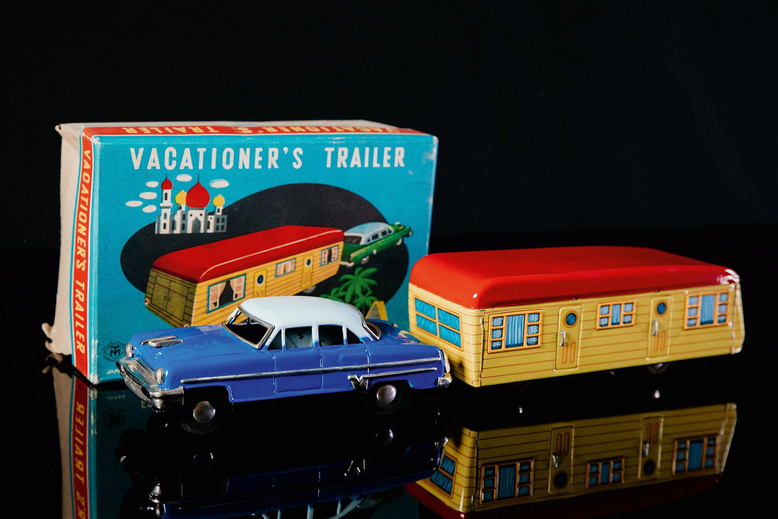 Modern Toys Wohnwagenset: Tin toy, flywheel drive, function tested, hand-painted/lithographed, colourful, 60ies 46 cm, very good conditionBlechspielzeug, Schwungrad-Antrieb, Funktion geprÃ¼ft, handlackiert/lithographiert, bu