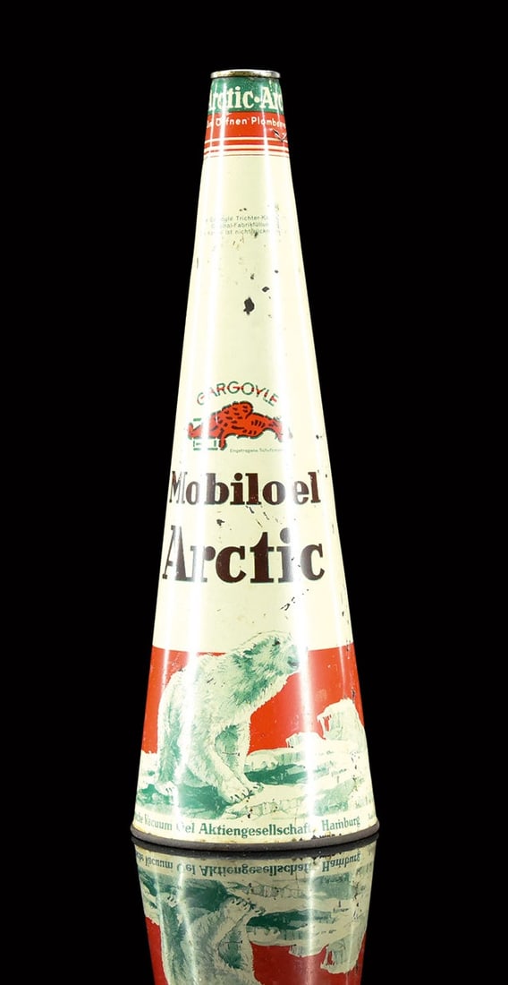 MOBILOEL ARCTIC | OIL CAN: Oil can, tin, filling capacity 1 l, GER around 1930, H 31 cm, version with green label, small holes on the upper neck | We do only sell old original pieces - no reproductions or fakes. We pack in hous
