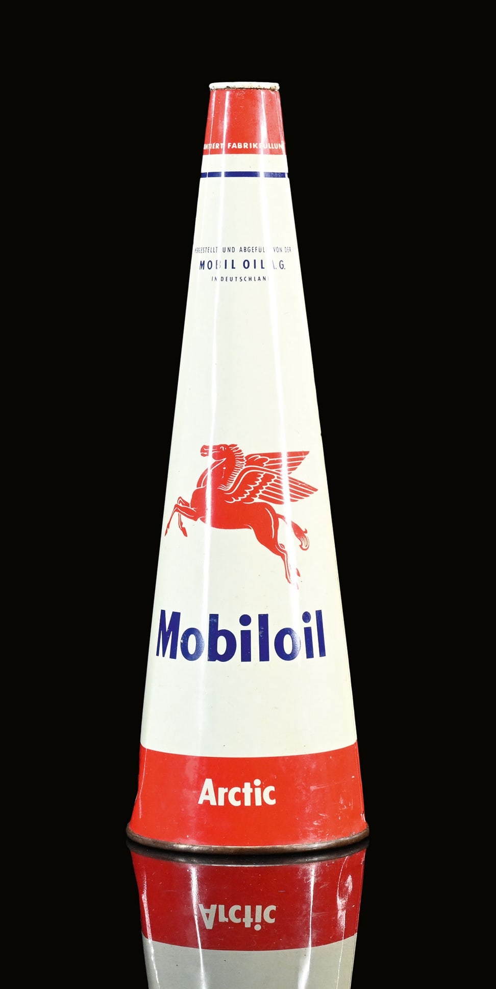 MOBILOEL HD ARCTIC | OIL CAN: Oil can, tin, filling capacity 1 l, GER around 1950, H 31 cm, still full and sealed | We do only sell old original pieces - no reproductions or fakes. We pack in house, most items can be shipped overs