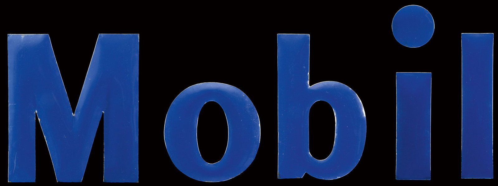 MOBIL | 61" | SUPERB CONDITION: Advertising letters of an old Mobil oil gas station, the letters convex, DK around 1950, 155 x 45 cm, next to the Pegasus this lettering comes from a gas station in Denmark, the letters are extraordin