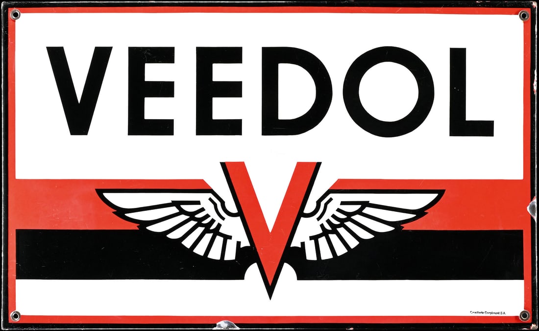 VEEDOL | 31" PORCELAIN SIGN: Porcelain sign ( Enamel sign ), stenciled, around 1950, 78 x 48 cm, Emaillerie Corgemont S.A., an absolute rarity that we haven't offered before, light traces of aging, very beautiful gloss, no other 