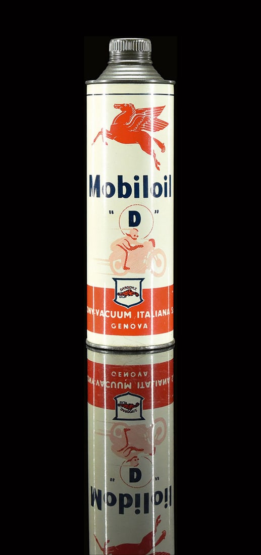 MOBILOIL "D" | RARE OIL CAN | SUPERB CONDITION: Oil can, tin, filling capacity 1 l, IT around 1930, H 27 cm, Stab. Dassori-Vallegia (Savona), very rare version with motorcycle depiction, in finest preservation, still with the original screw cap | W