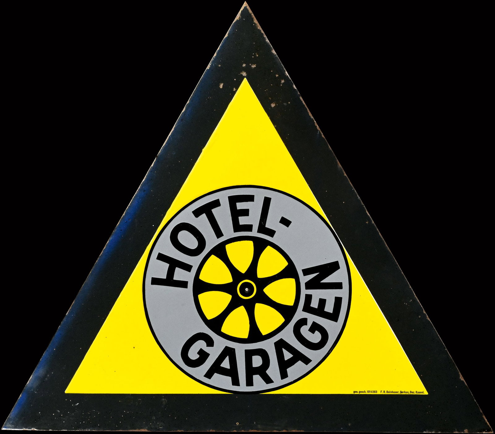 HOTEL-GARAGEN | 27" PORCELAIN SIGN: Porcelain sign ( Enamel sign ), stenciled, GER around 1920, 69 x 60 cm, F.R. Beinhauer, Kassel | We do only sell old original pieces - no reproductions or fakes. We pack in house, most items can be sh