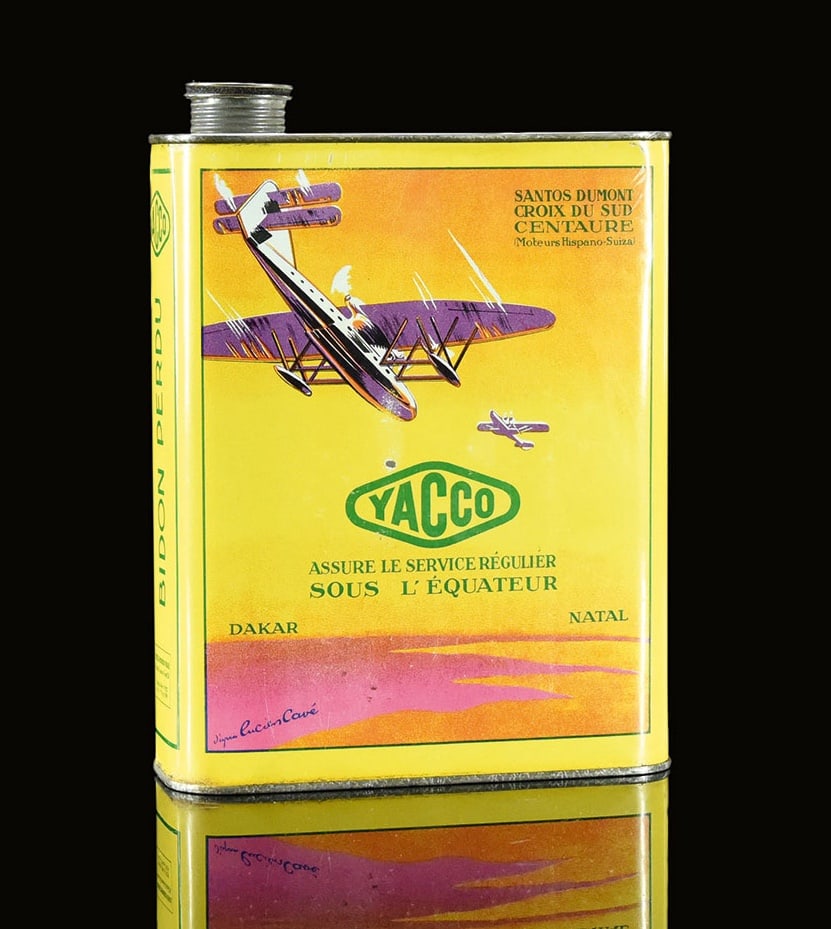 YACCO DAKAR | OIL CAN | VERY NICE CONDITION: Oil can, tin, filling capacity 2 l, F 1920s, H 23 cm, signed: d'apres Lucien Cave, Yacco understood to pull attention. The oil is promoted using big names like that of the Brazilian aviation pioneer S