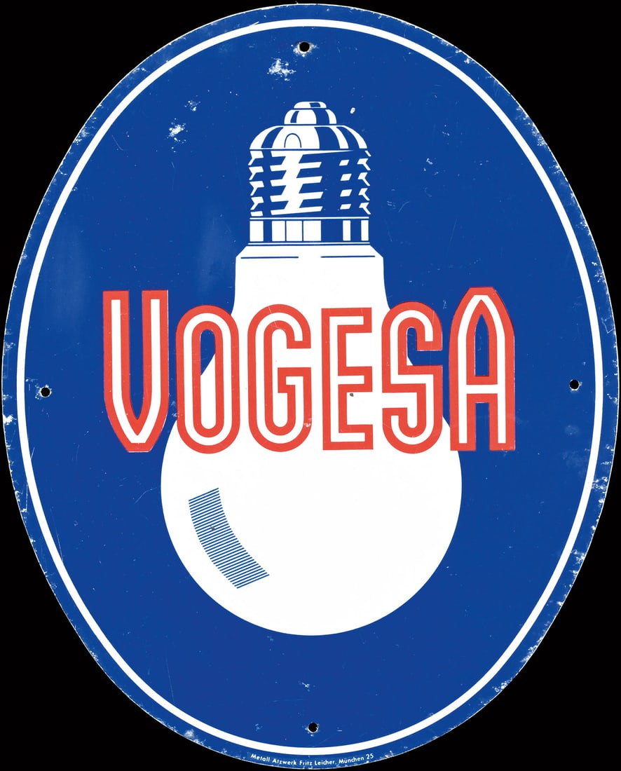 VOGESA | TIN SIGN | (1): Doorsign, tin, GER around 1950, 19 x 23 cm, Metall Aetzwerk Fritz Leicher, Muenchen, rare, a nice small bulb sign, the similarity to Osram ads cannot be denied | We do only sell old original pieces - 