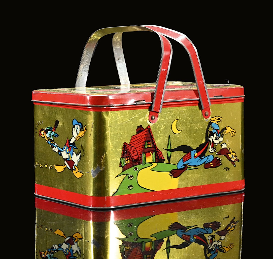 MICKEY MOUSE | TIN CAN | (1-2): Tin can, lithographed, IT around 1950, 24 x 14 cm, H 13 cm, a lunch box with Disney depictions | We do only sell old original pieces - no reproductions or fakes. We pack in house, most items can be sh