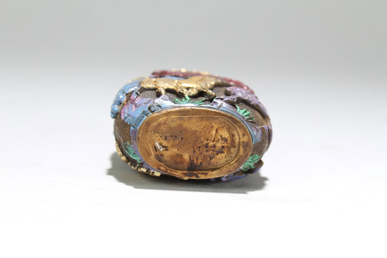 Chinese Overlay Snuff Bottle - 5