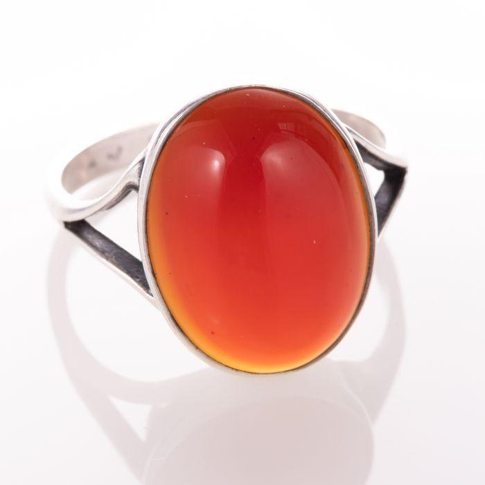 NO RESERVE PRICE Silver Carnelian Ring: 17mm
