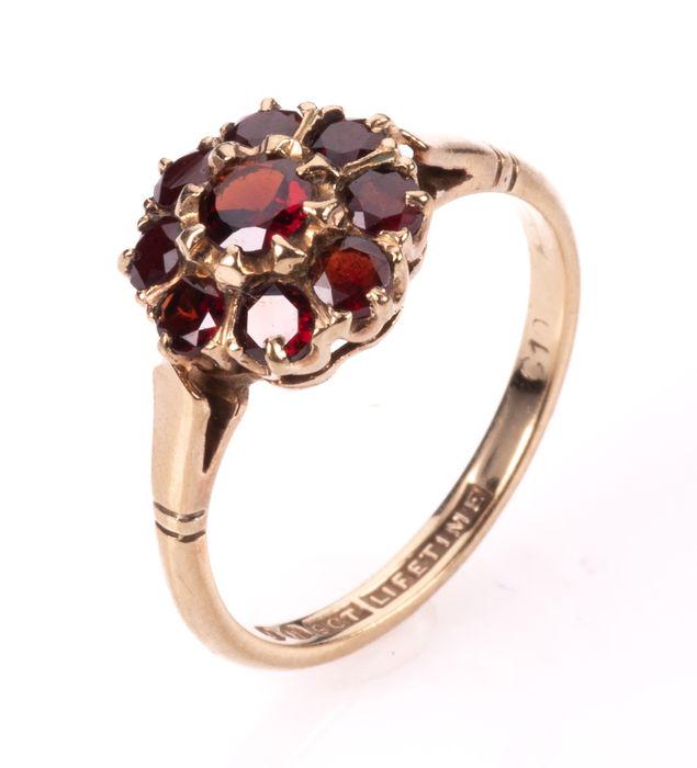 NO RESERVE PRICE 9ct Gold Garnet Ring (1 of 7)
