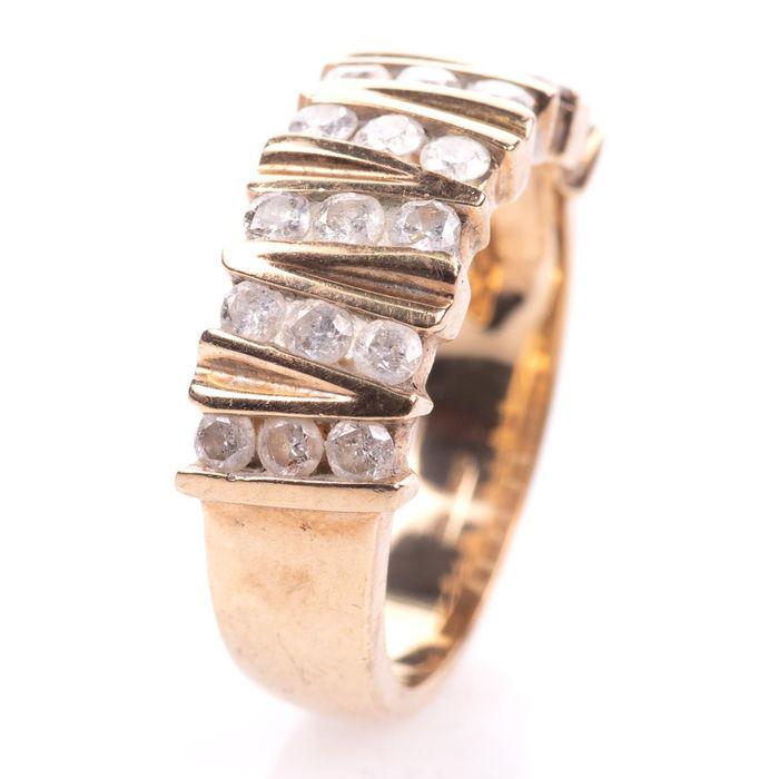 FREE POST 9 kt. Yellow gold - Ring - 0.65 ct Diamond (1 of 5)