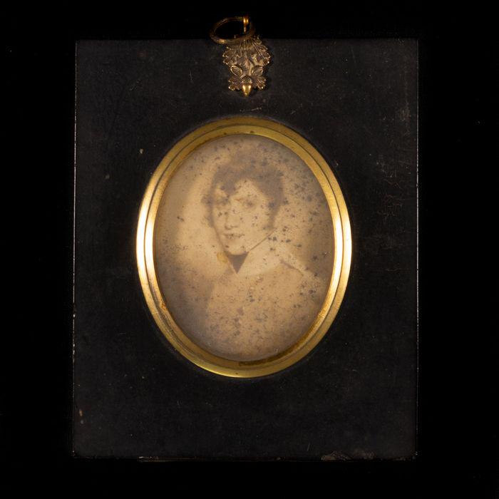19th Century Colonel Thomas Watson Photograph with: FREE INTERNATIONAL TRACKED SHPPING ON ALL OF OUR ITEMS (Albinus will securely package and send your item(s) within 3 working days of the auction end). All payments must be completed by bank transfer, 