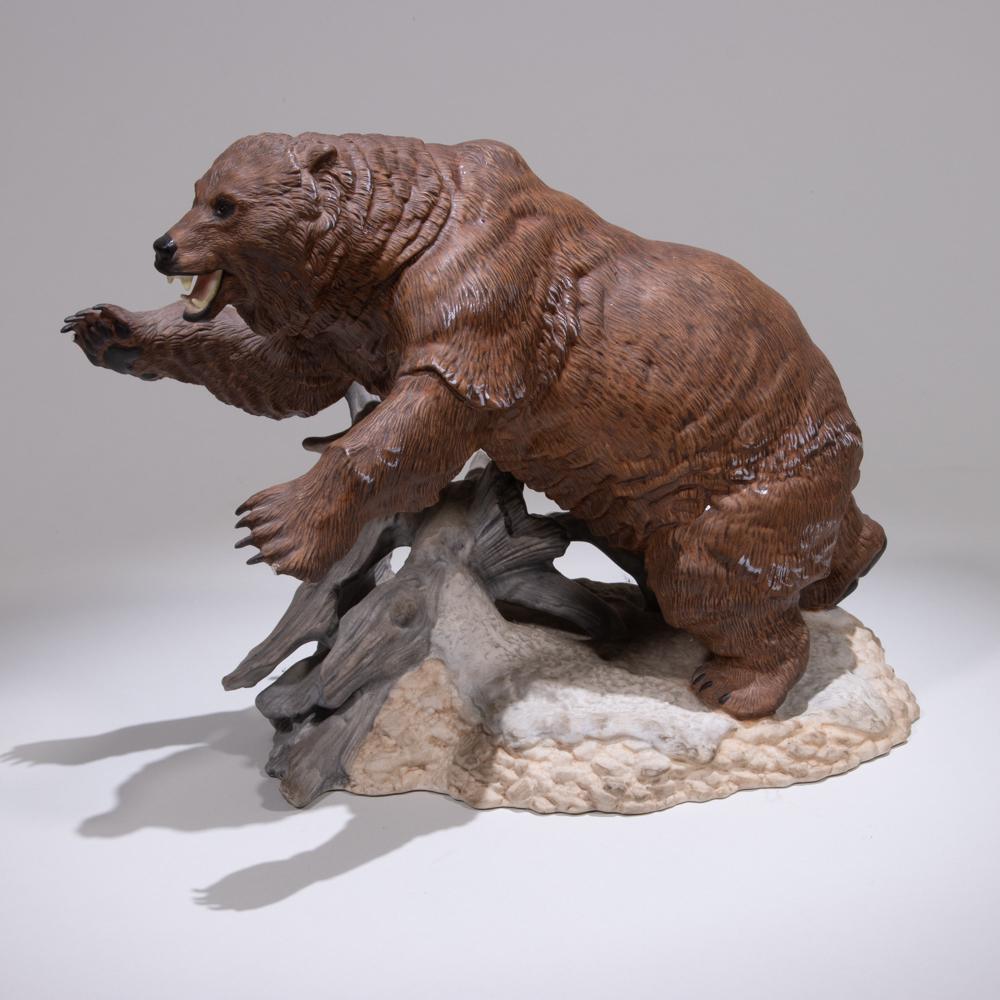Large Franklin Mint Grizzly Bear Porcelain Sculpture (1 of 6)