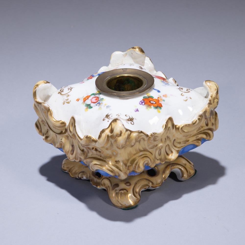 Porcelain Inkwell Possibly by Jacob Petit: 110 x 110 x 70mm. Please study all photographs carefully to get an accurate representation of the item. We offer in-house shipping internationally (US and rest of the world. Dispatched from the UK). W