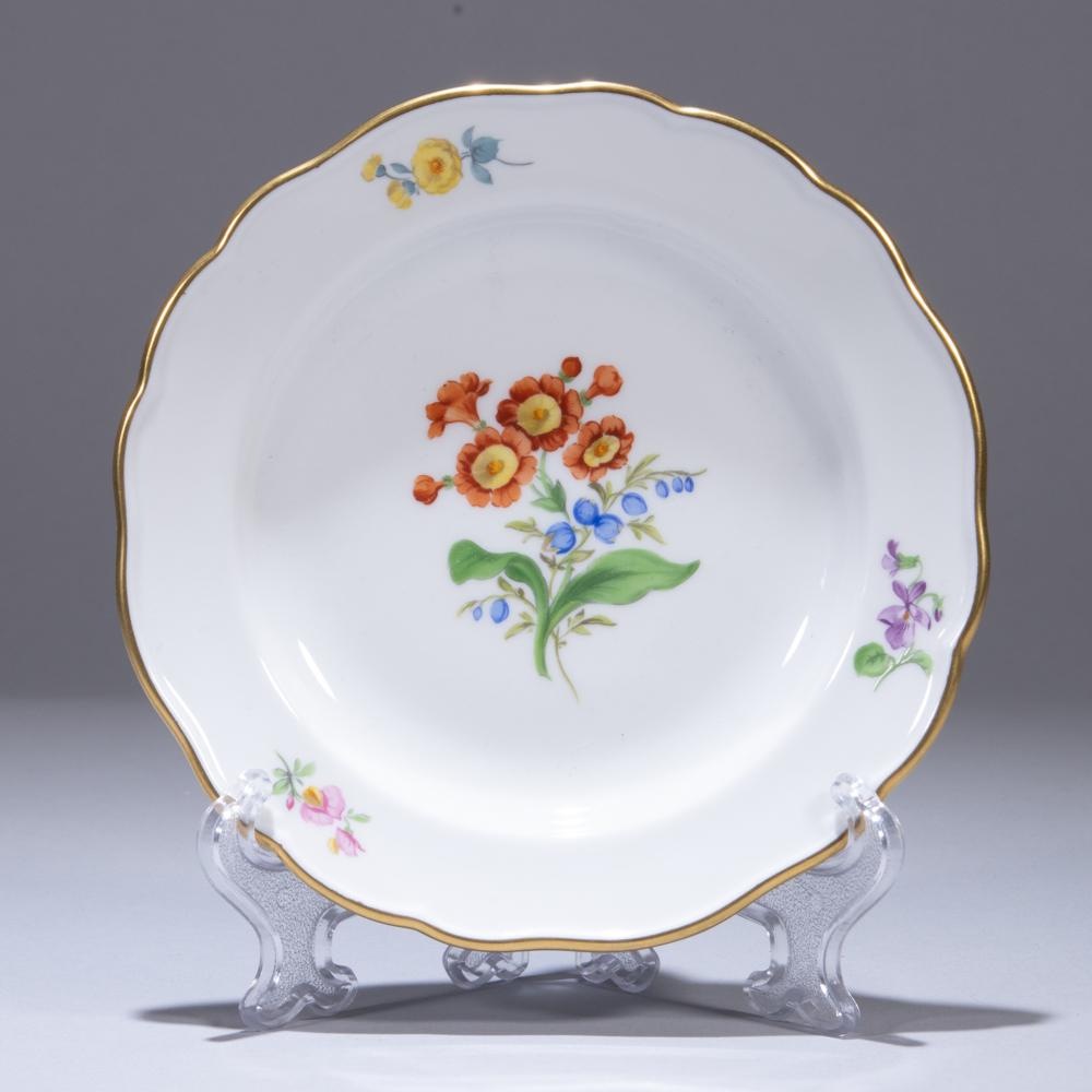 Meissen Floral Porcelain Plate: 140 x 140 x 20mm. Please study all photographs carefully to get an accurate representation of the item. We offer in-house shipping internationally (US and rest of the world. Dispatched from the UK). W