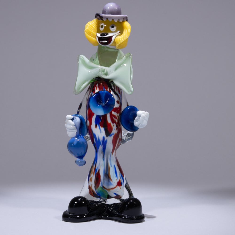 Murano Clown Venetian Glass Sculpture: 110 x 95 x 270mm. Please study all photographs carefully to get an accurate representation of the item. We offer in-house shipping internationally (US and rest of the world. Dispatched from the UK). W