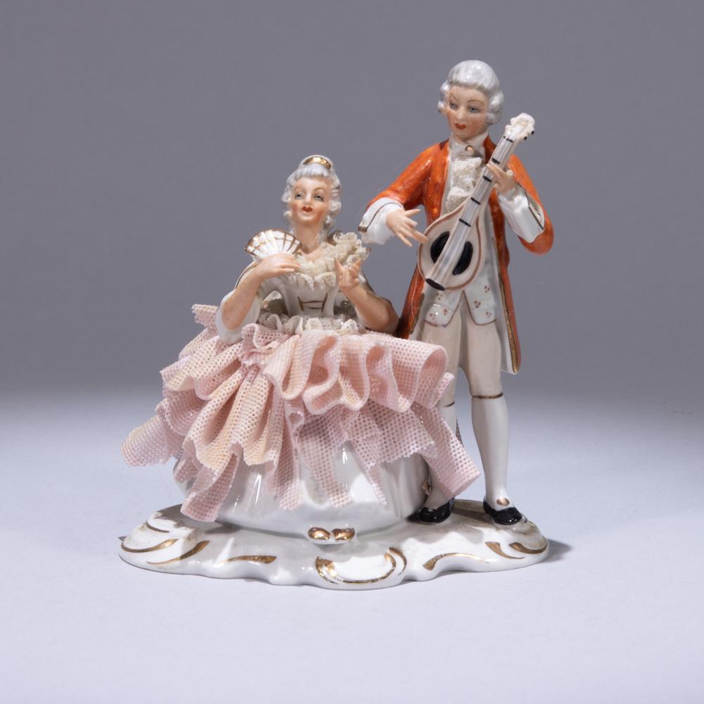 Dresden Porcelain Lace Courting Group Sculpture: 110 x 70 x 110mm. Please study all photographs carefully to get an accurate representation of the item. We offer in-house shipping internationally (US and rest of the world. Dispatched from the UK). W