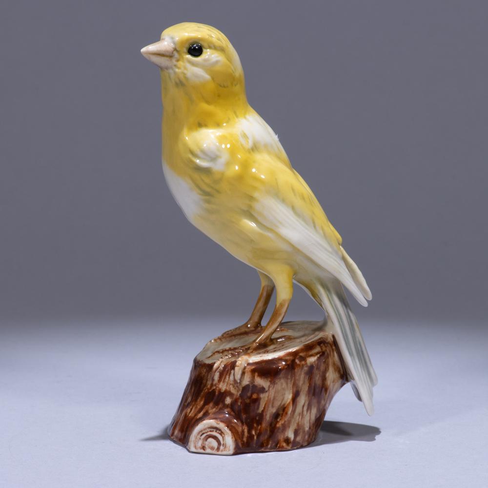 Goebel Yellow Canary Bird Porcelain Sculpture: 80 x 80 x 135mm. Please study all photographs carefully to get an accurate representation of the item. We offer in-house shipping internationally (US and rest of the world. Dispatched from the UK). We