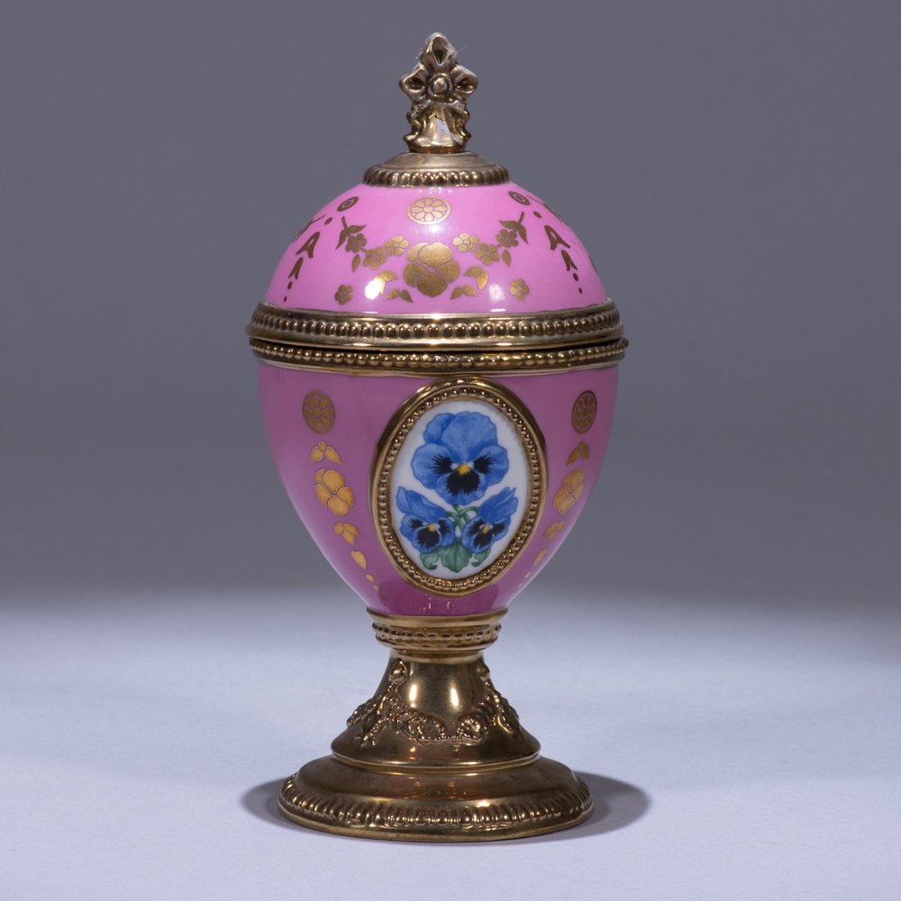 House of Faberge Musical Porcelain Egg - Sleeping: 60 x60 x 135mm. Please study all photographs carefully to get an accurate representation of the item. We offer in-house shipping internationally (US and rest of the world. Dispatched from the UK). We 