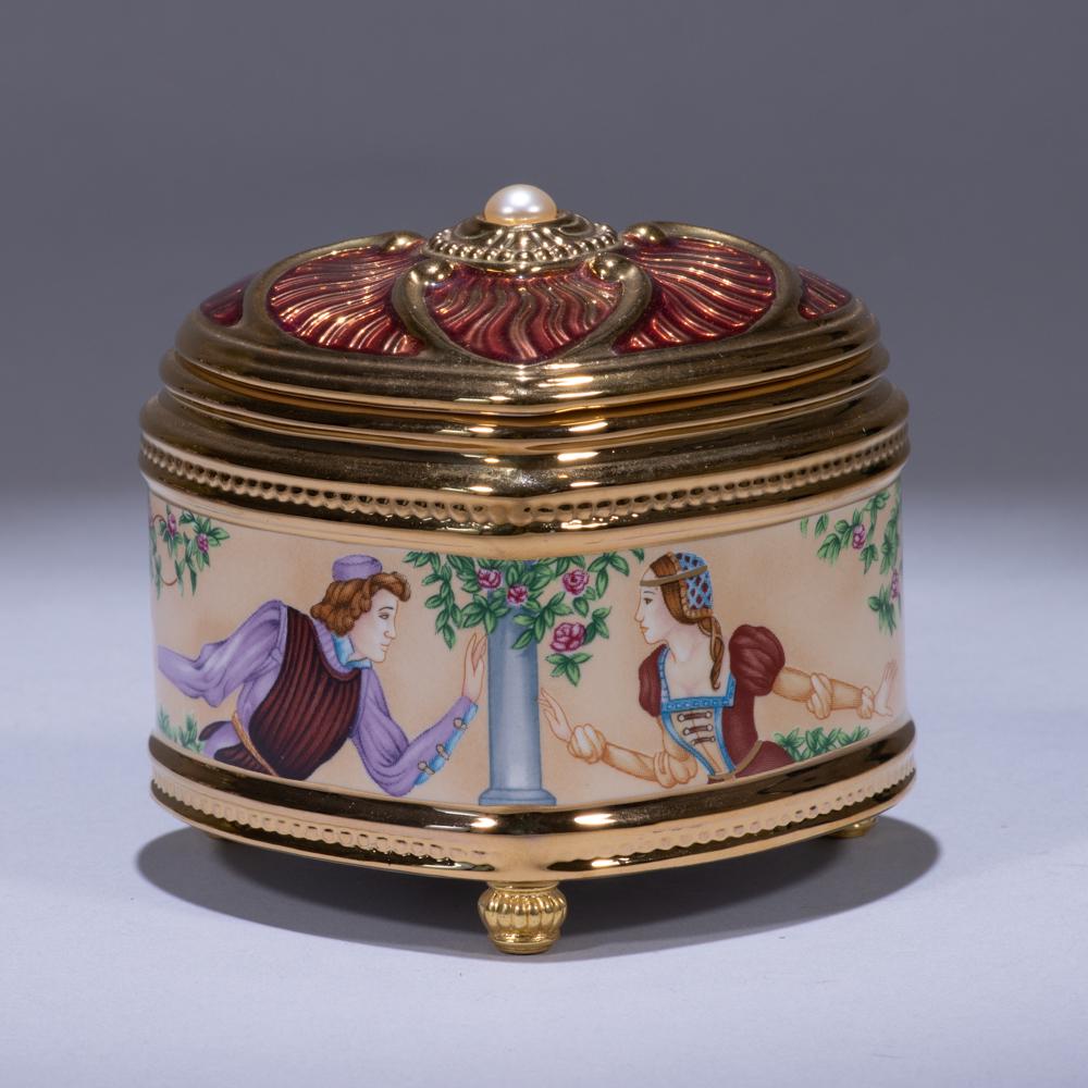House of Faberge Musical Porcelain Box "Romeo & Juliet": 90 x 75 x 85mm. Please study all photographs carefully to get an accurate representation of the item. We offer in-house shipping internationally (US and rest of the world. Dispatched from the UK). We 
