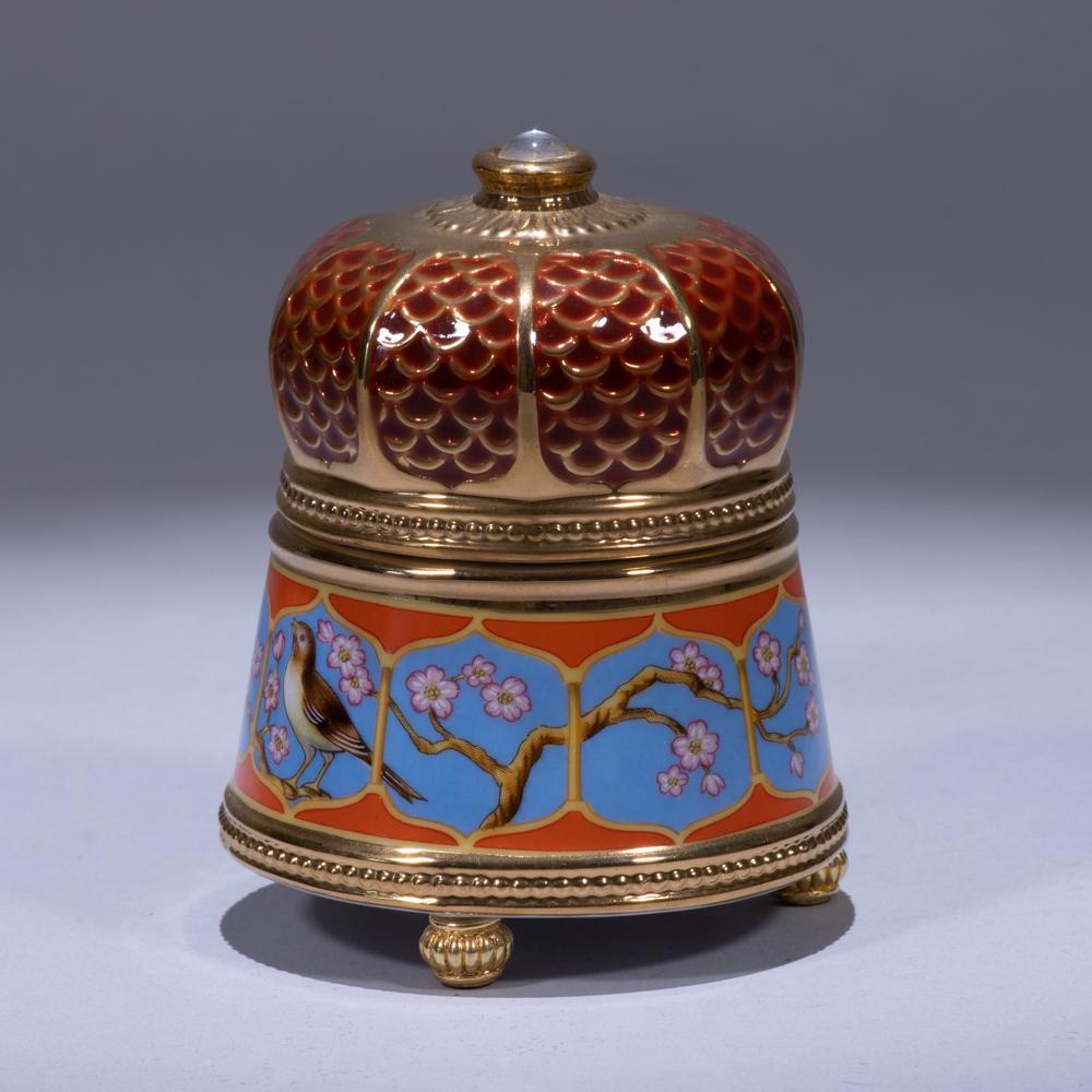 House of Faberge Musical Porcelain Box "Nightingale": 70 x 70 x 90mm. Please study all photographs carefully to get an accurate representation of the item. We offer in-house shipping internationally (US and rest of the world. Dispatched from the UK). We 
