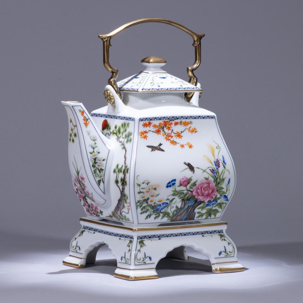 Franklin Mint Porcelain Chinese Style Teapot (1 of 8)
