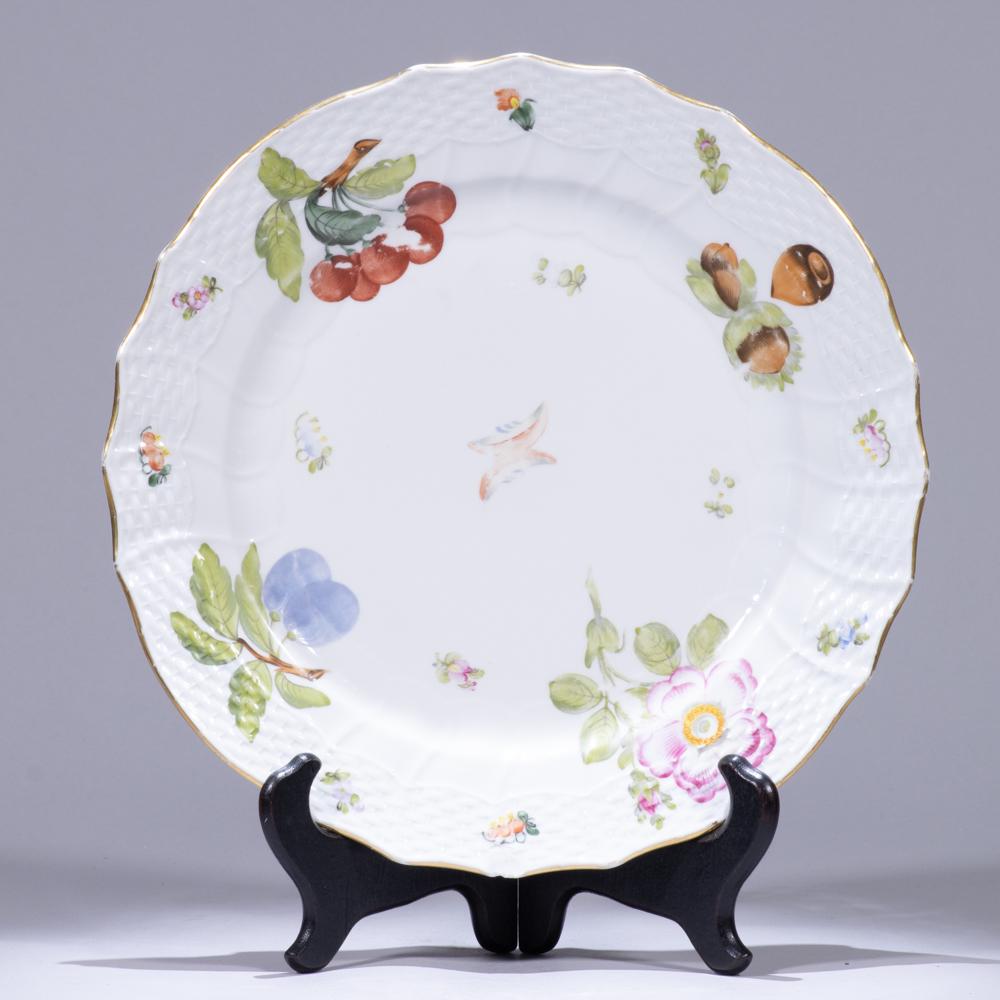 Herend Hungary Reticulated Porcelain Plate: 280 x 280 x 35mm. Please study all photographs carefully to get an accurate representation of the item. We offer in-house shipping internationally (US and rest of the world. Dispatched from the UK). W