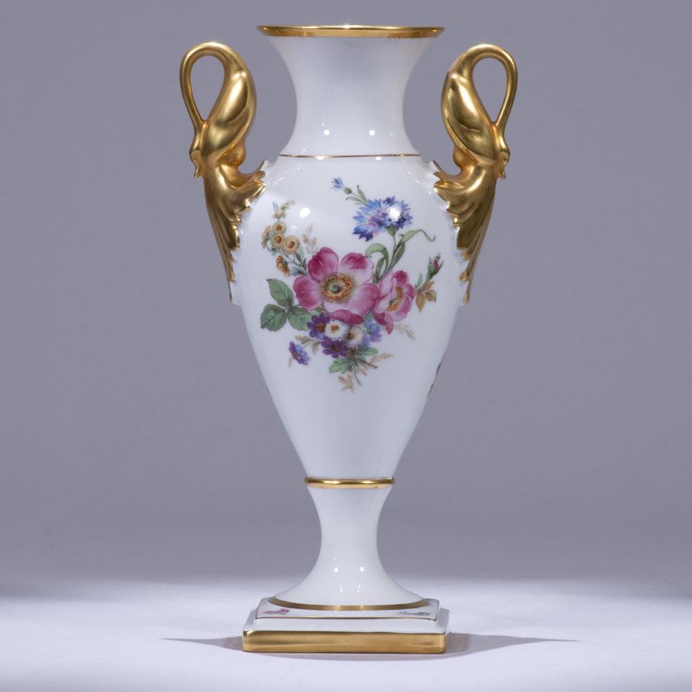 Alka Bavaria Meissen Porcelain Gilded Vase with Swan: 130 x 90 x 235mm. Please study all photographs carefully to get an accurate representation of the item. We offer in-house shipping internationally (US and rest of the world. Dispatched from the UK). W