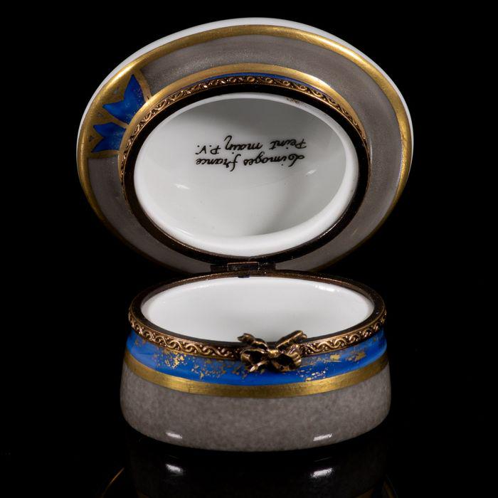 Limoges Porcelain Pillbox (1 of 4)