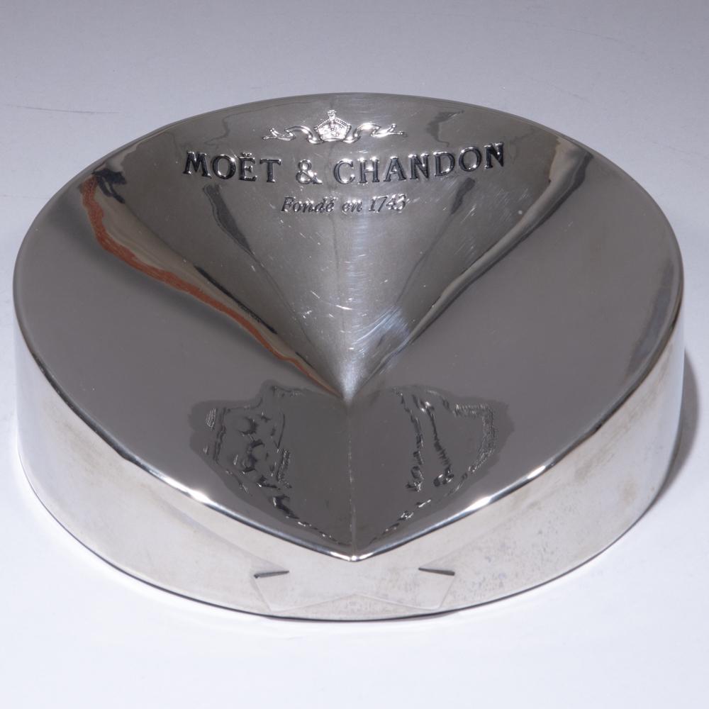 Moet & Chandon Champagne Exclusive Ashtray: Please study all photographs carefully to get an accurate representation of the item. We offer in-house shipping internationally (US and rest of the world. Dispatched from the UK). We aim to ship all 