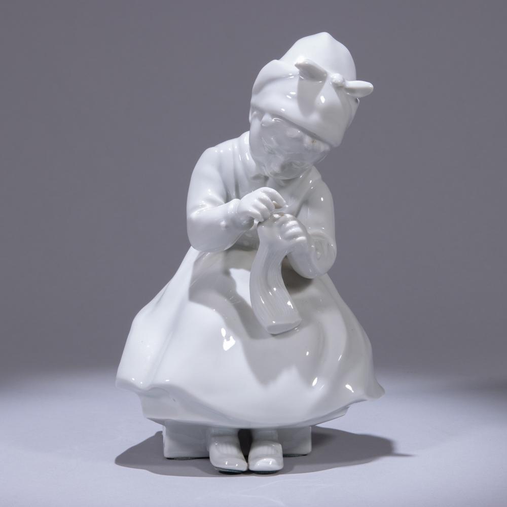 Wagner & Apel Blanc de Chine Porcelain Sculpture: 125 x110 x190mm. Please study all photographs carefully to get an accurate representation of the item. We offer in-house shipping internationally (US and rest of the world. Dispatched from the UK). We