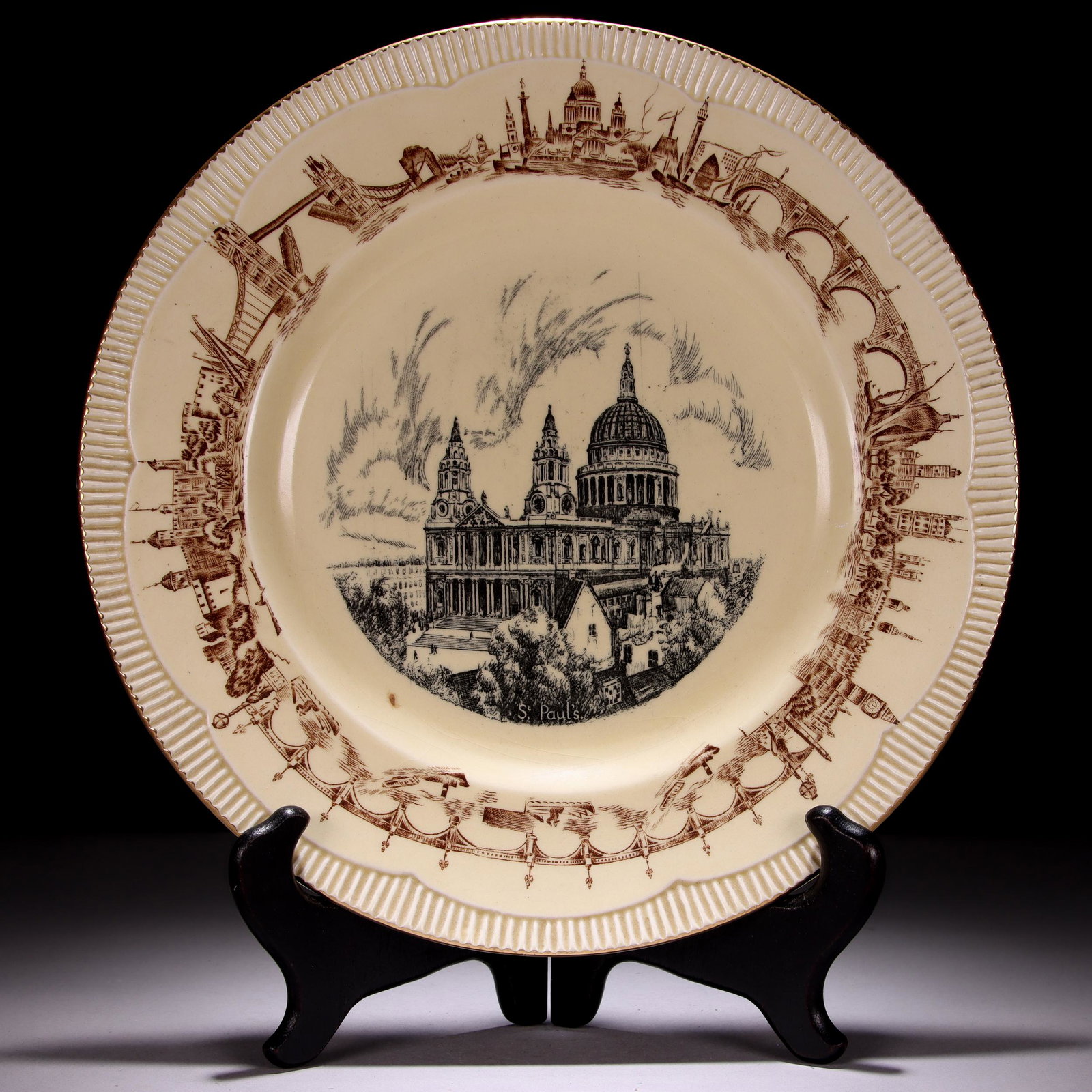 Clarice Cliff Pottery Plate (1 of 6)