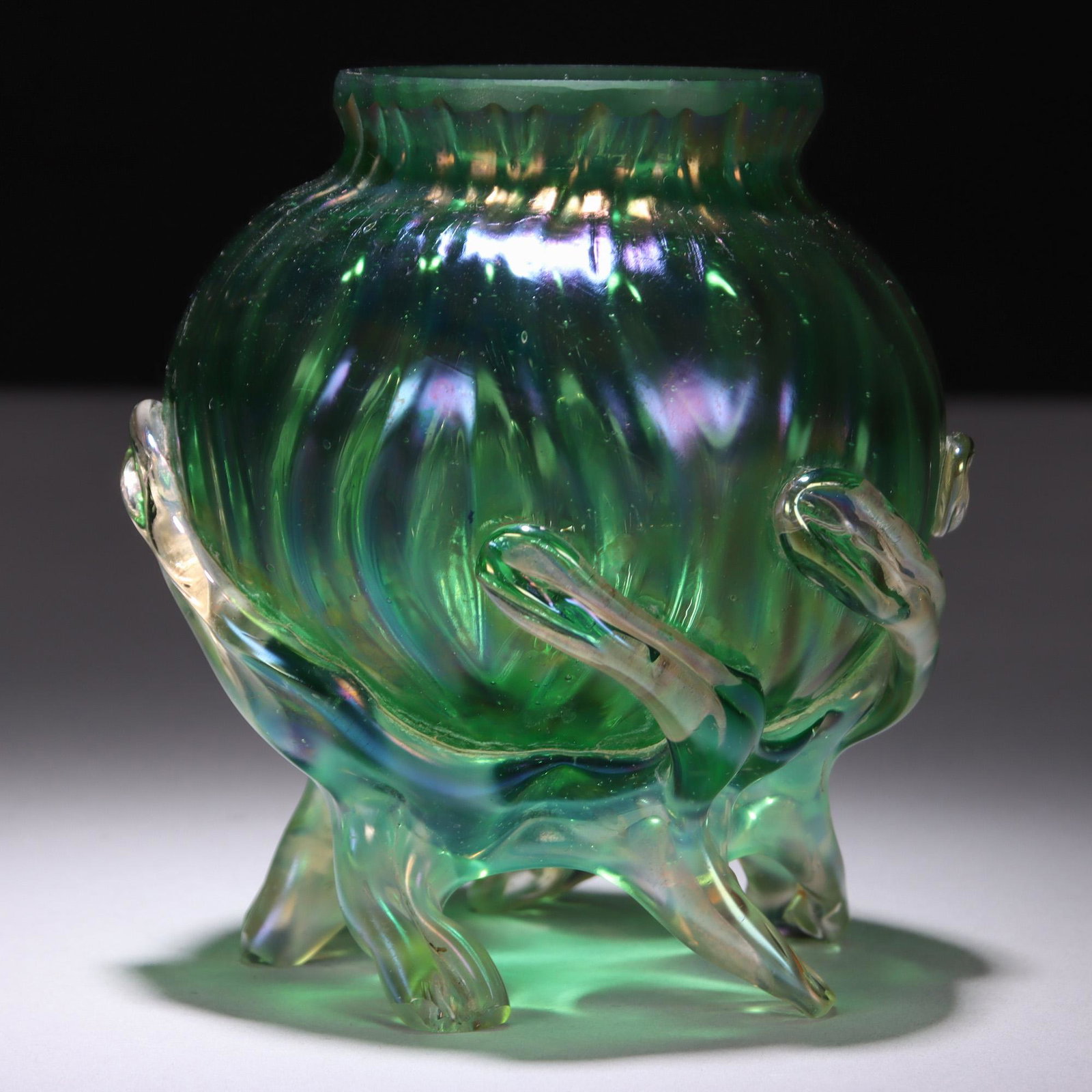 Kralik Art Nouveau Czech Iridescent Glass Vase: We offer in-house international shipping - following the auction end, we will send you an easy payment link. We aim to ship within 3-5 working days of receiving your payment. Please study all photogra