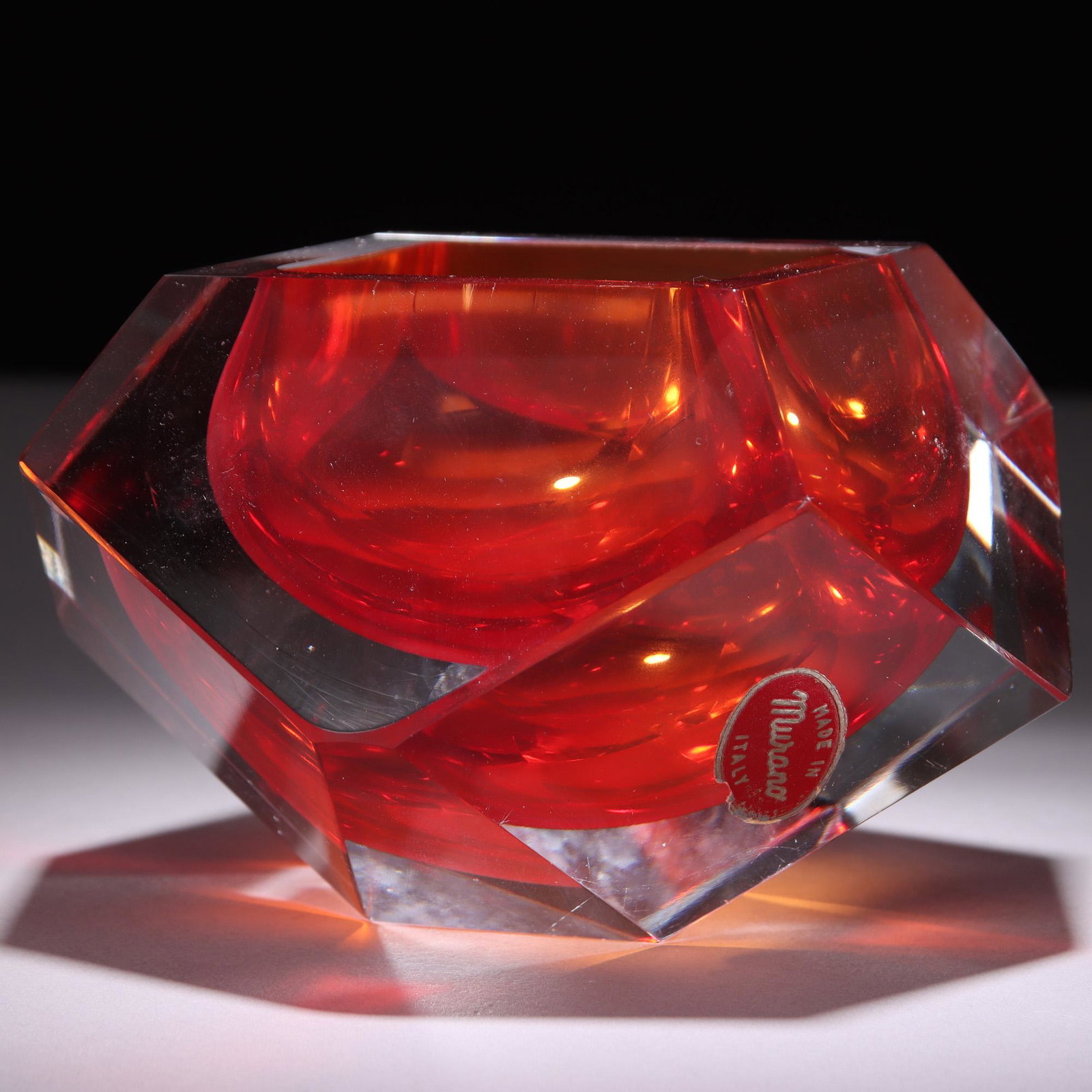 Alessandro Mandruzzato Murano Glass Art Deco Ashtray: We offer in-house international shipping - following the auction end, we will send you an easy payment link. We aim to ship within 3-5 working days of receiving your payment. Please study all photogra