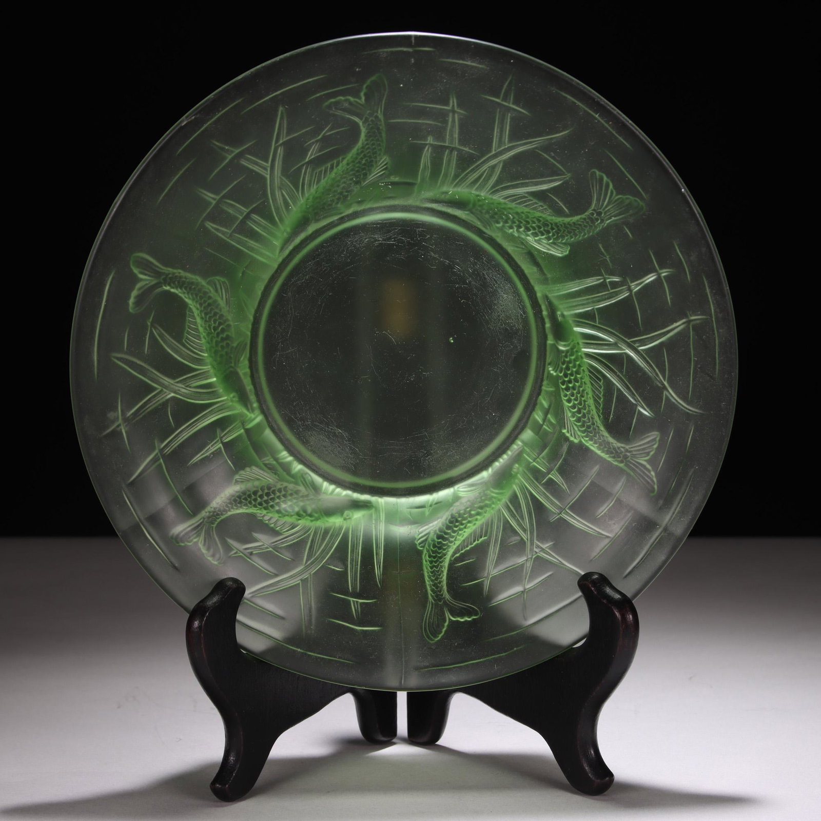 Intaglio Glass Art Deco Fish Plate: Please study all photographs carefully to get an accurate representation of the item. We offer in-house shipping internationally (US and rest of the world. Dispatched from the UK). We aim to ship all 