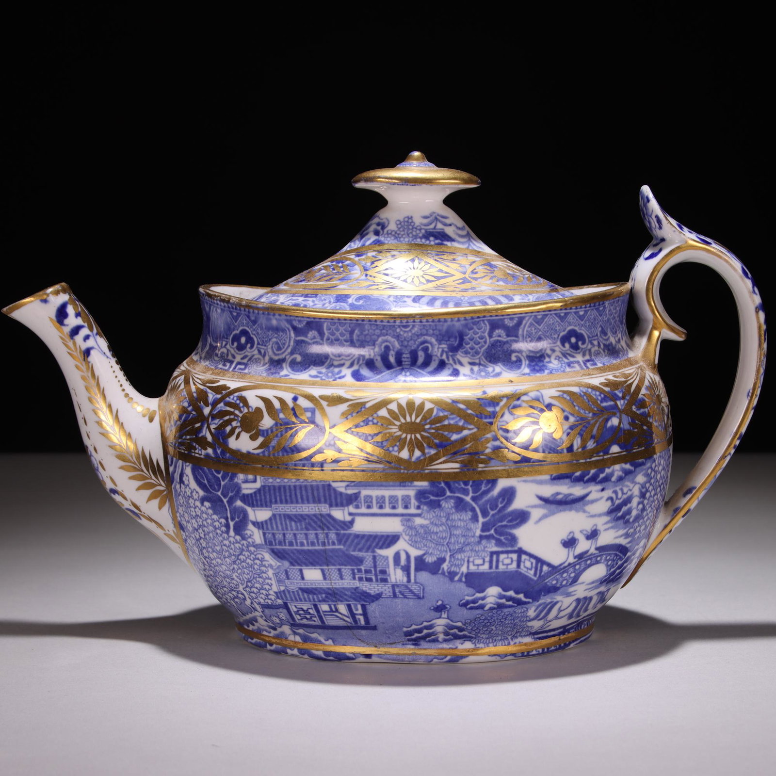 18th Century Spode Porcelain Blue & White Teapot: Please study all photographs carefully to get an accurate representation of the item. We offer in-house shipping internationally (US and rest of the world. Dispatched from the UK). We aim to ship all 