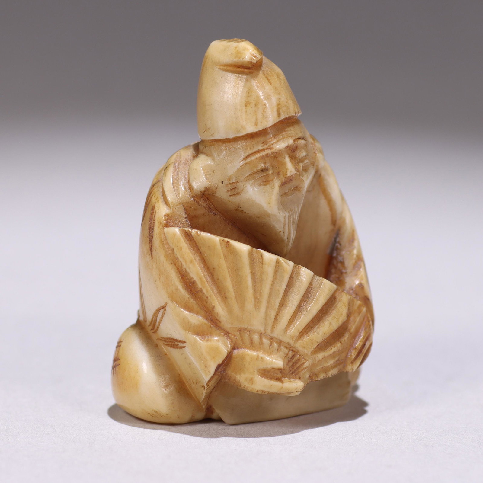 Japanese Fine Meiji Netsuke Figure: Please study all photographs carefully to get an accurate representation of the item. Please message us for information on dimensions/condition report. We offer in-house shipping internationally (US a