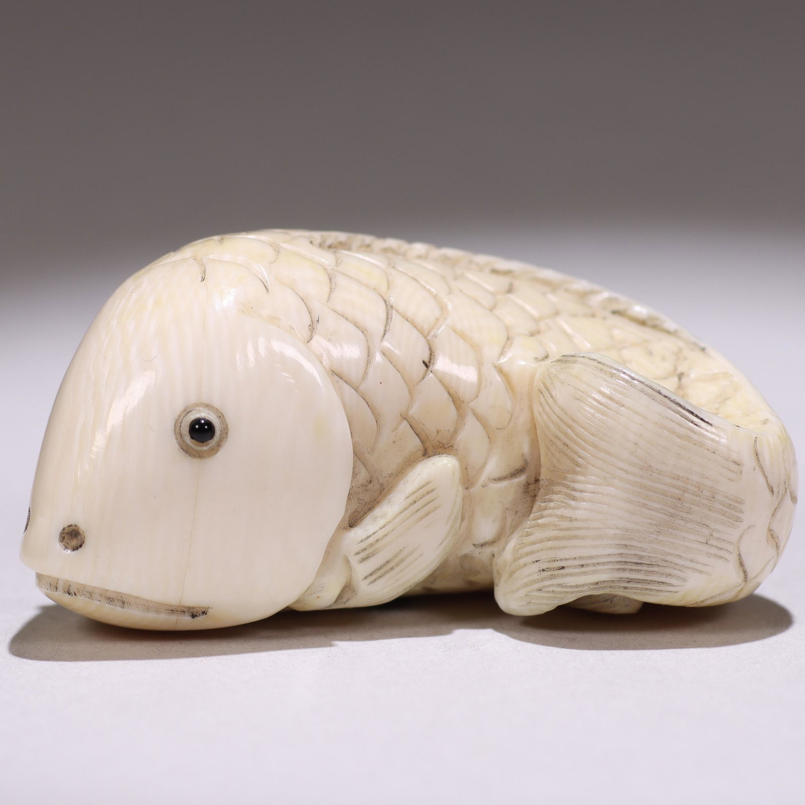 Japanese Edo Netsuke Figure: Please study all photographs carefully to get an accurate representation of the item. Please message us for information on dimensions/condition report. We offer in-house shipping internationally (US a